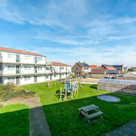 In Near The 公寓 *